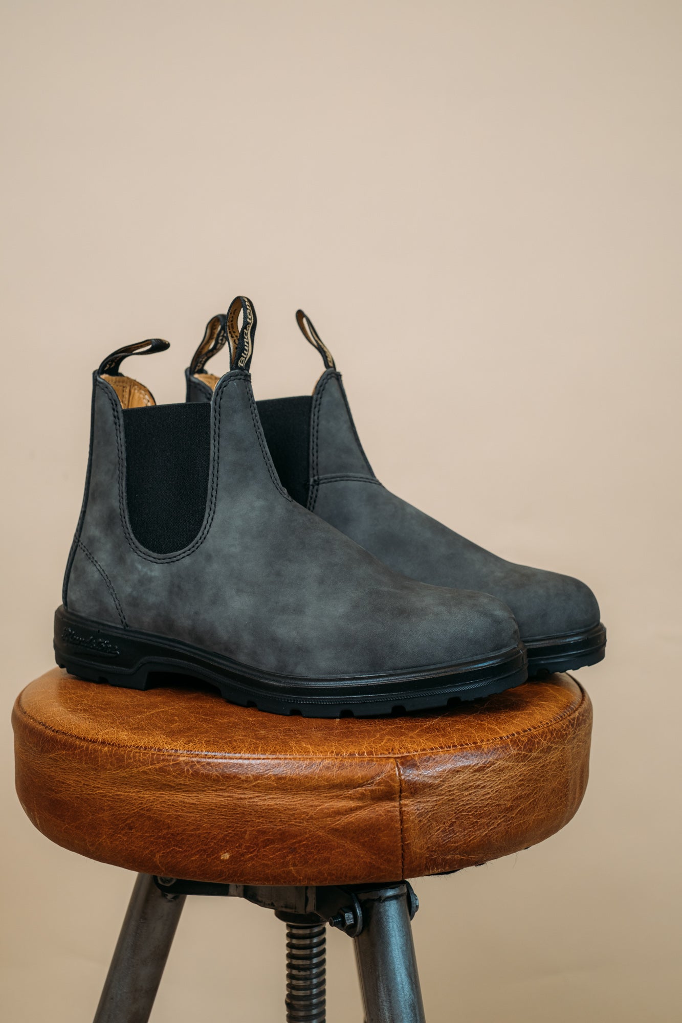 #587 587 587 Blundstone 