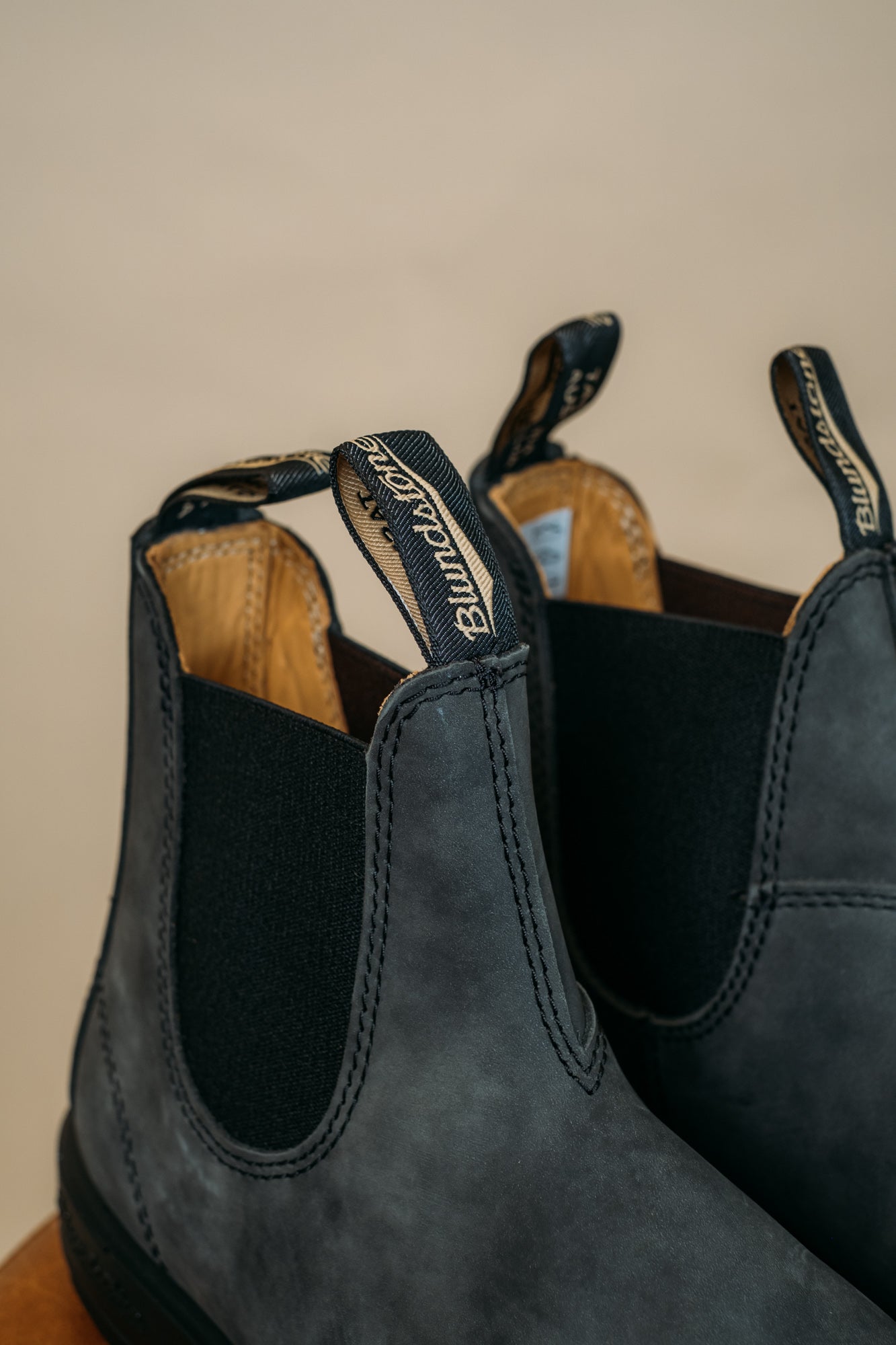 #587 587 587 Blundstone 