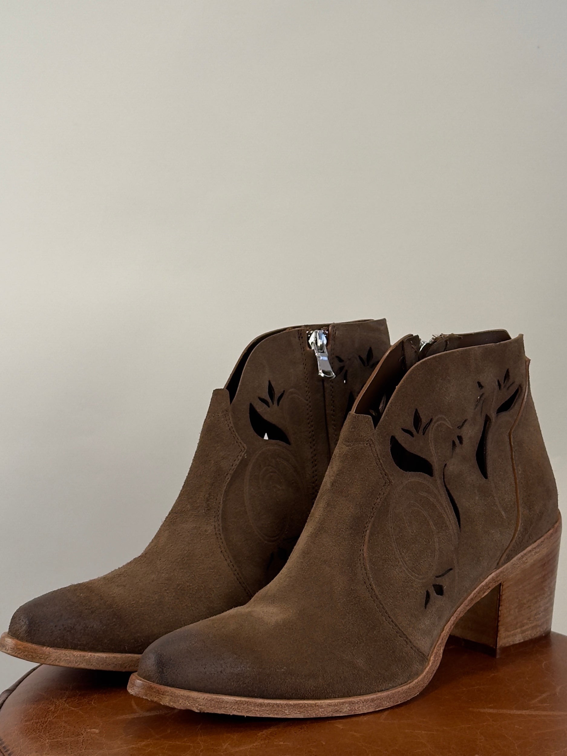 Texano in Camoscio 2764 409 Elle Studio 