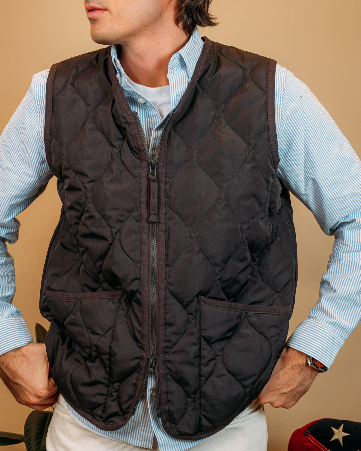 Gilet Military Zip V-Neck D. Choco 001ZML-1 D.C Taion 