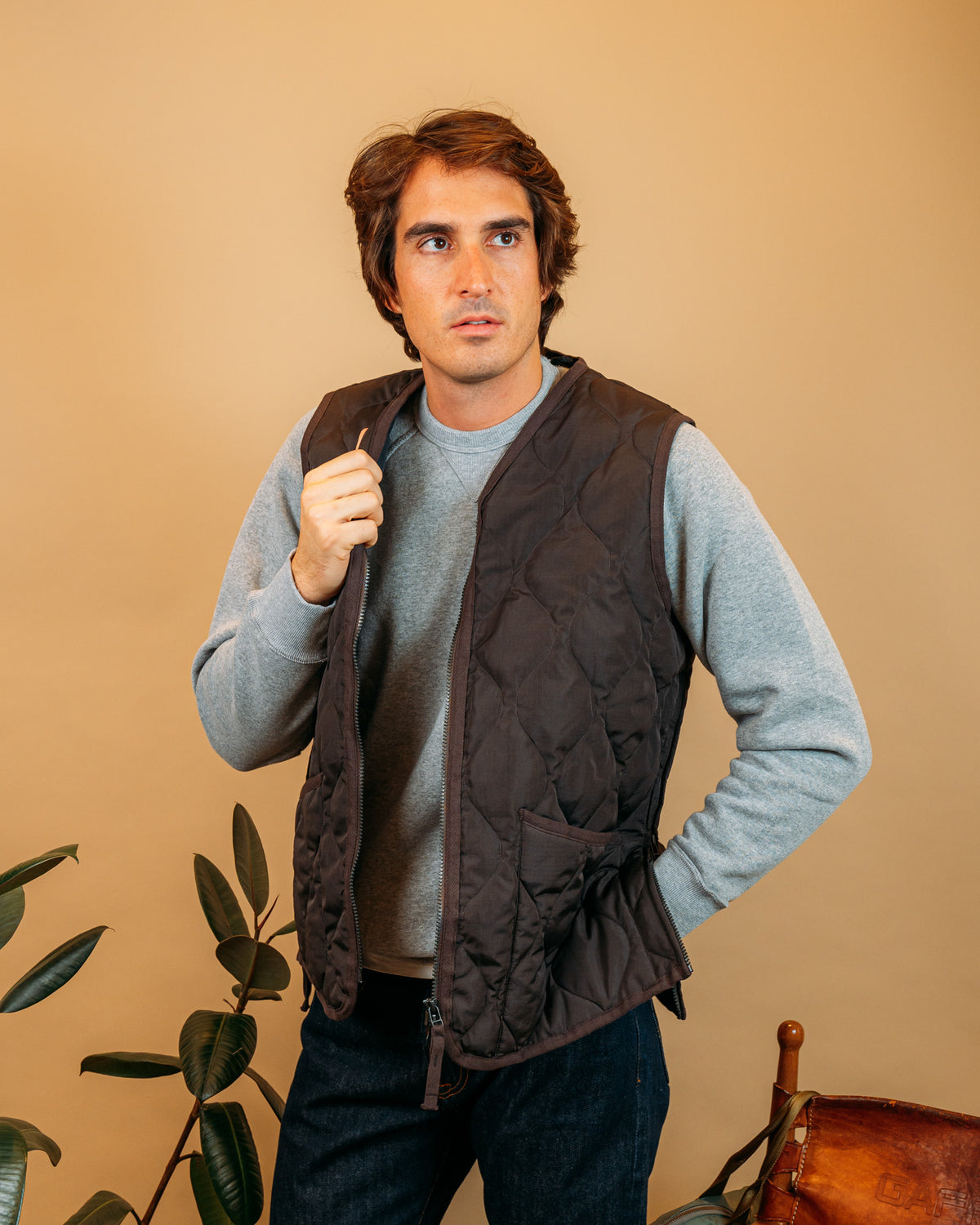 Gilet Military Zip V-Neck D. Choco 001ZML-1 D.C Taion 