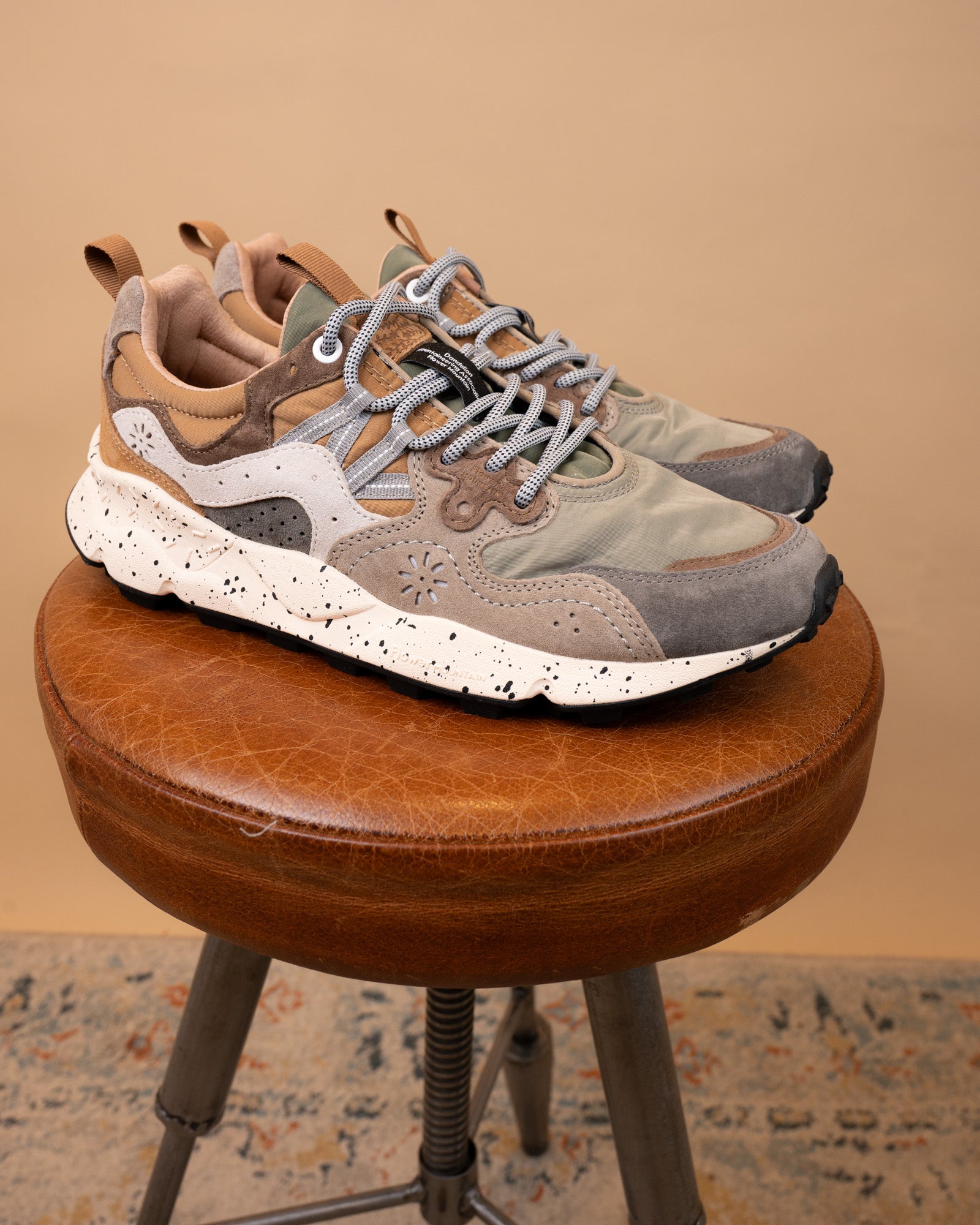 Sneakers Yamano 3 Grey/Onion 001201781601 1E79 Flower Mountain 