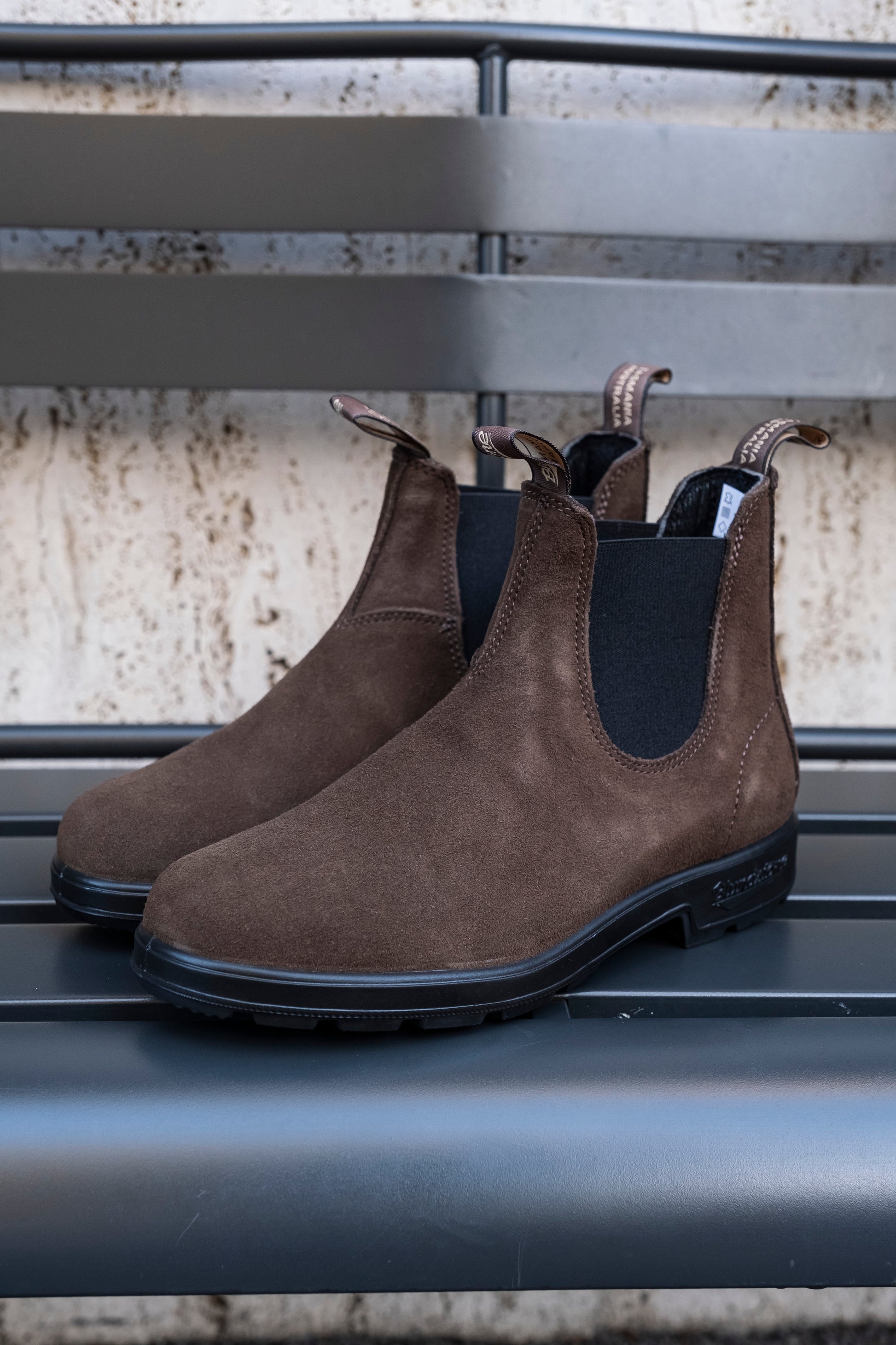 brown-blundstone-ai24-2410