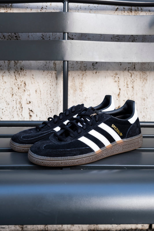 cblack_ftwwht_gum5-adidas-ai24-handball-spezial