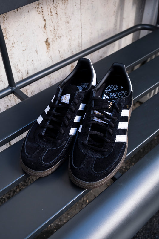 cblack_ftwwht_gum5-adidas-ai24-handball-spezial2