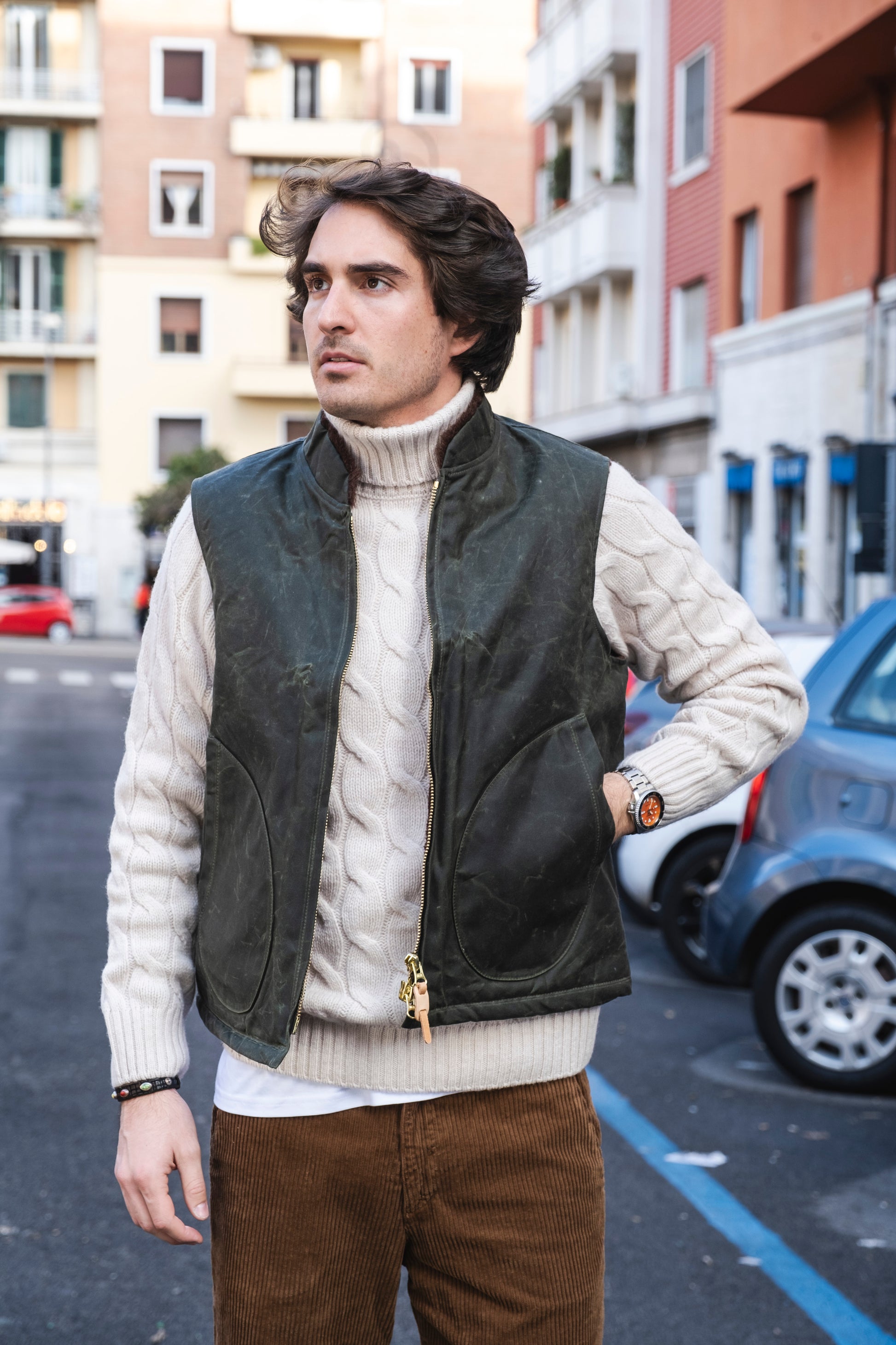 dark-green-manifattura-ceccarelli-ai24-mountain-vest1