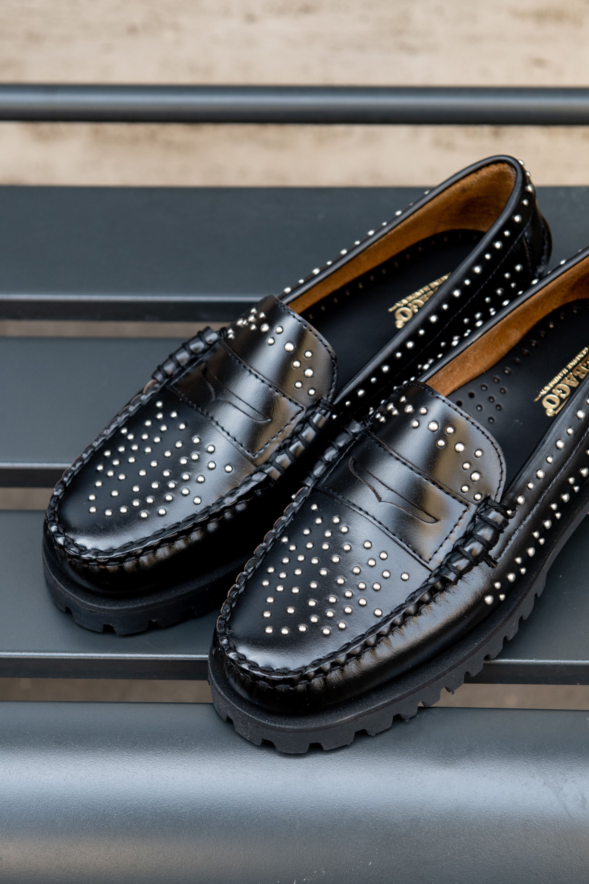 gaffi-store-1966-black-sebago-ai24-dan-lug-studs-woman-1