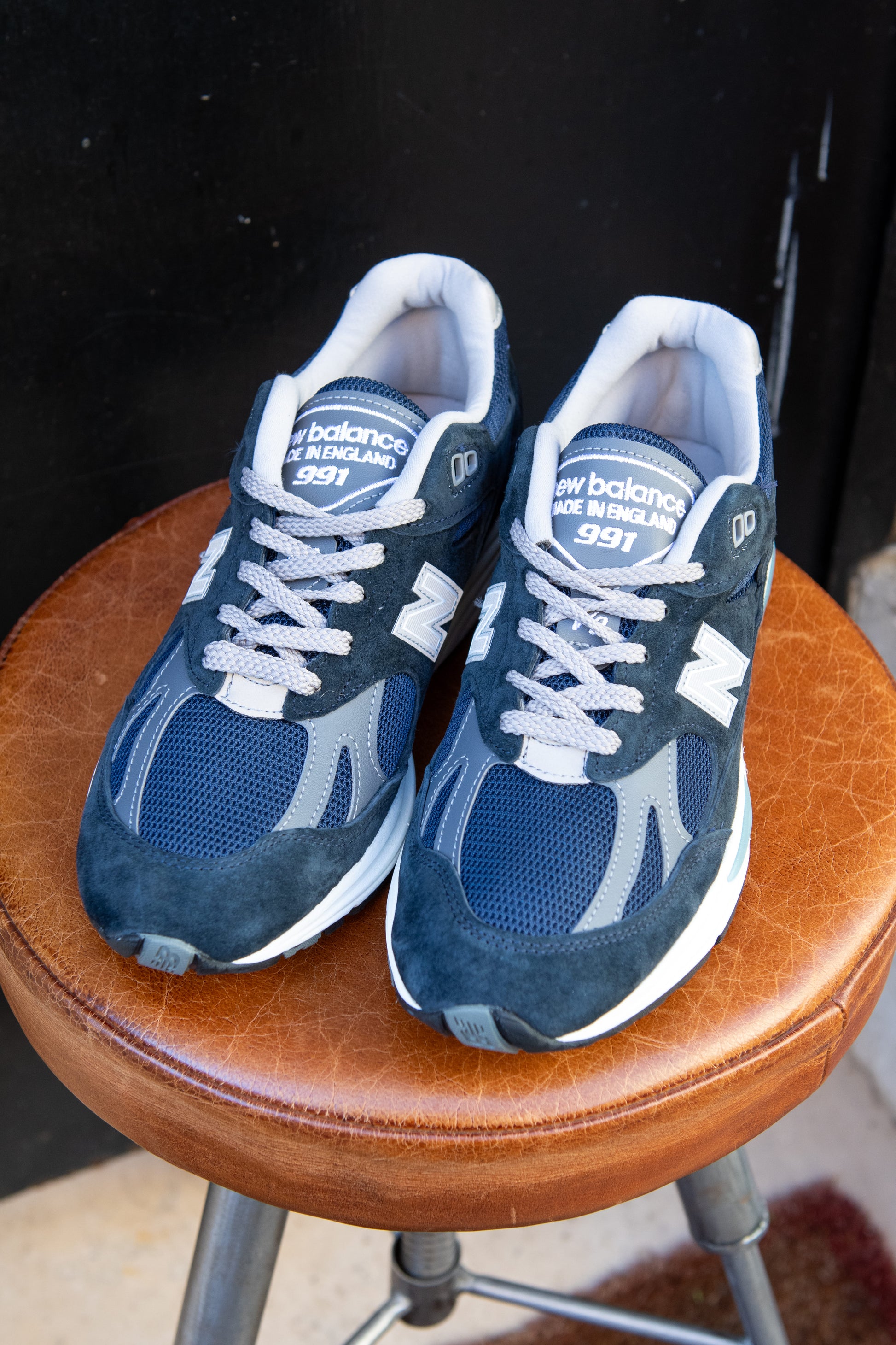 gaffi-store-1966-dark-navy-new-balance-ai24-made-in-uk-991v2-3