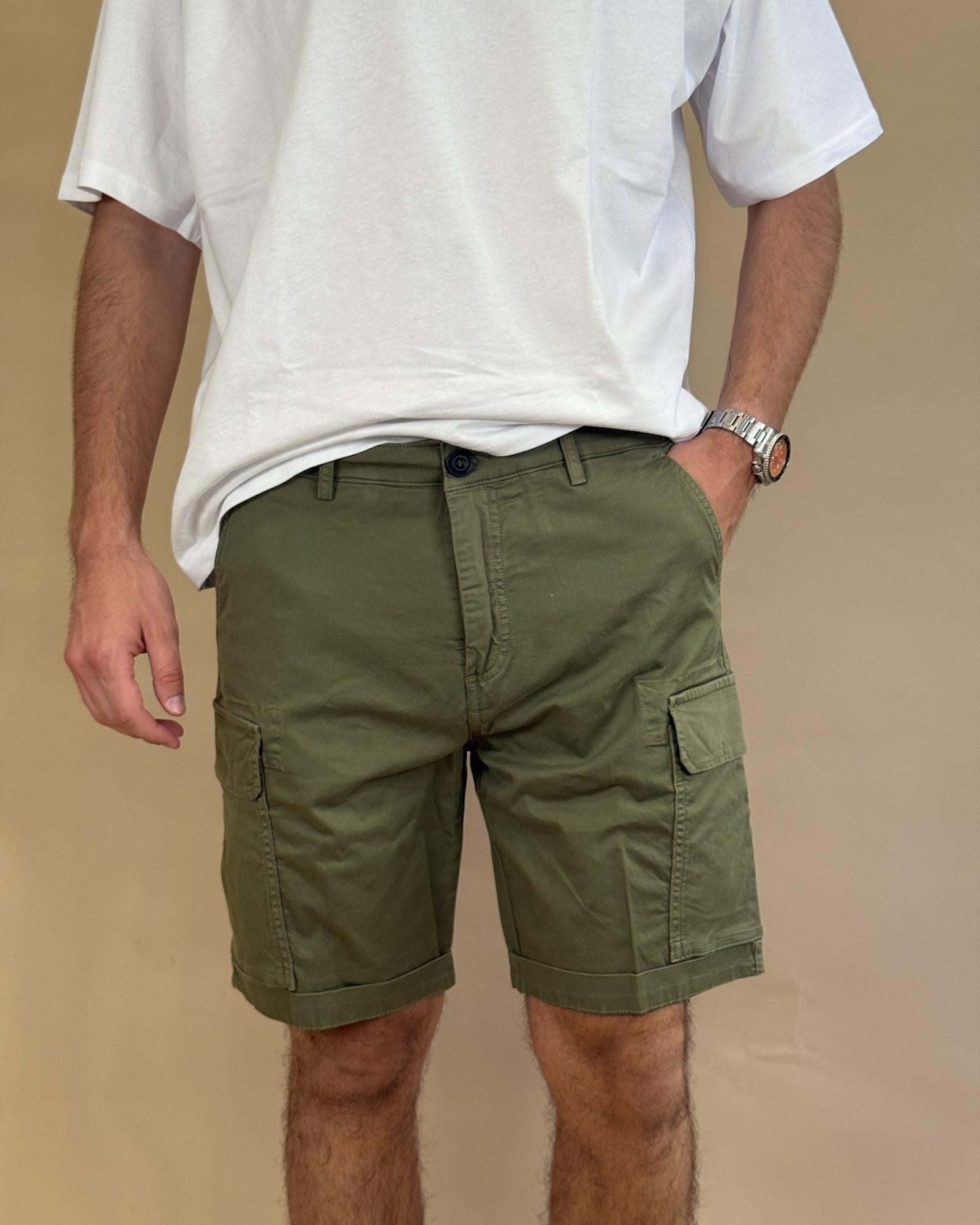 Bermuda Cargo Over RYAN_T095 036 Clark