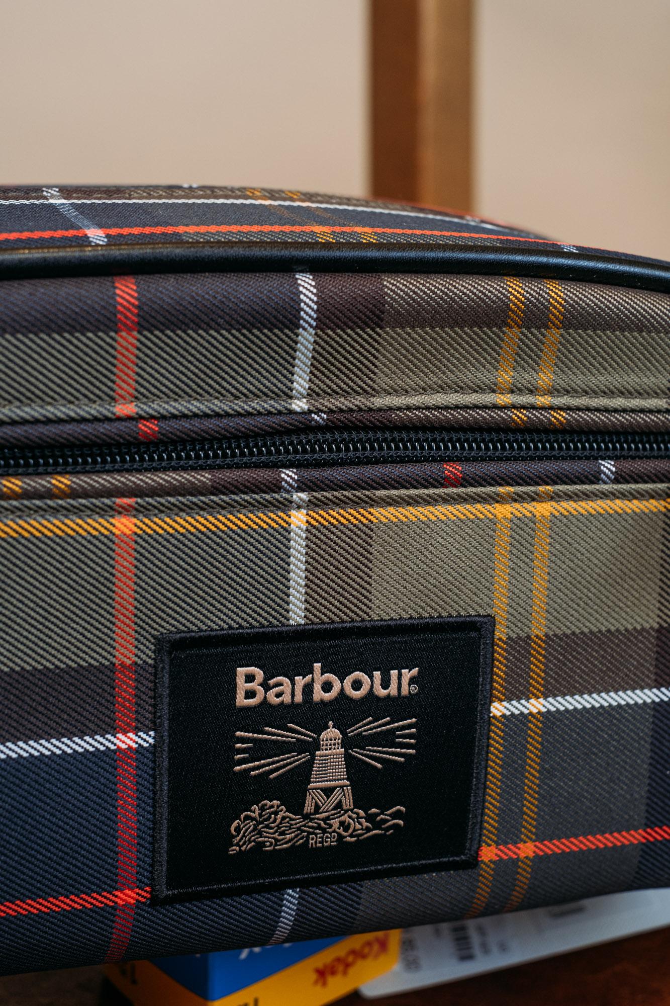 Tartan Washbag MAC0396 OL91 Barbour 