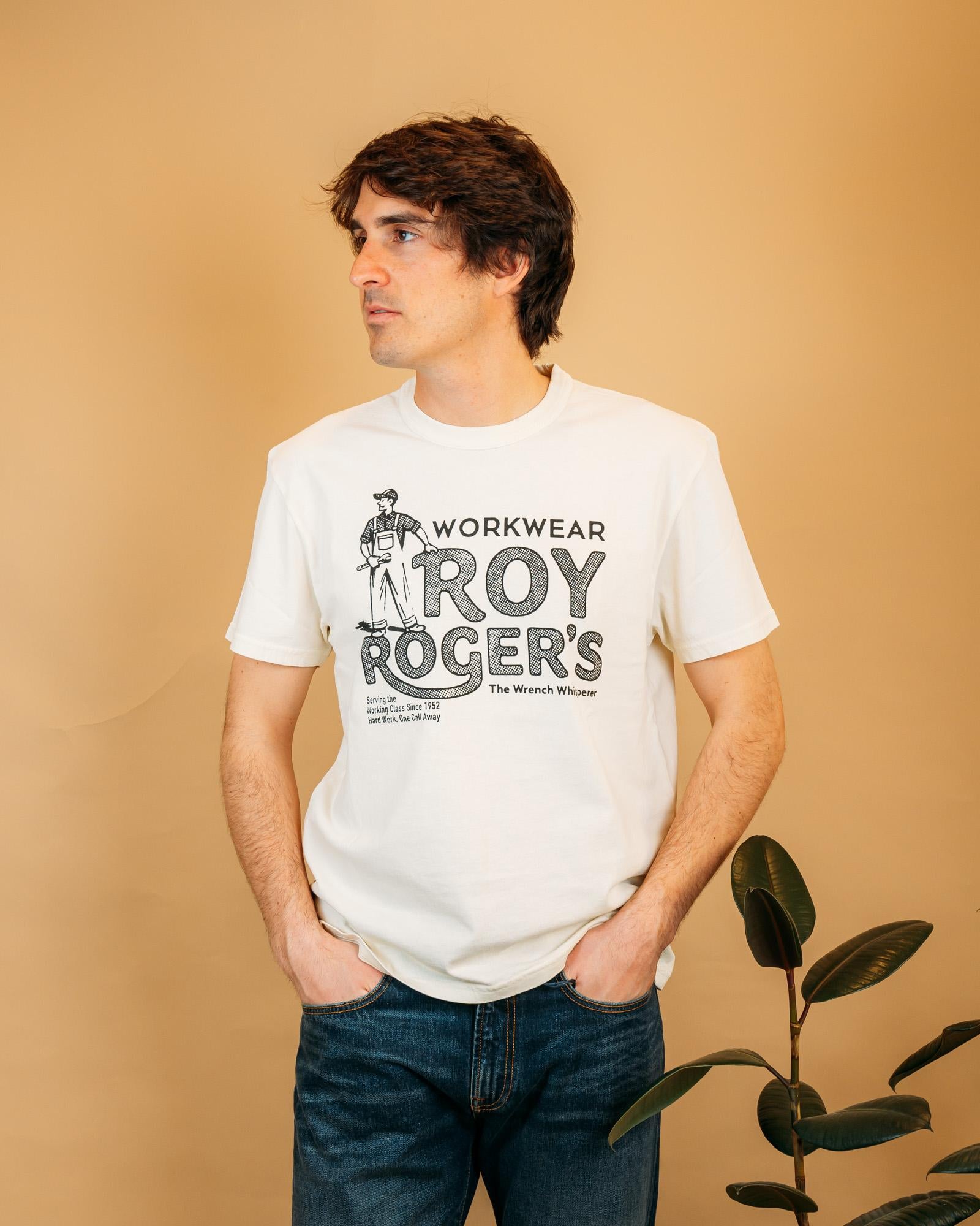 T-shirt Roy Roger's Workerwear Working Class color butter (burro) in cotone con stampa grafica frontale.
