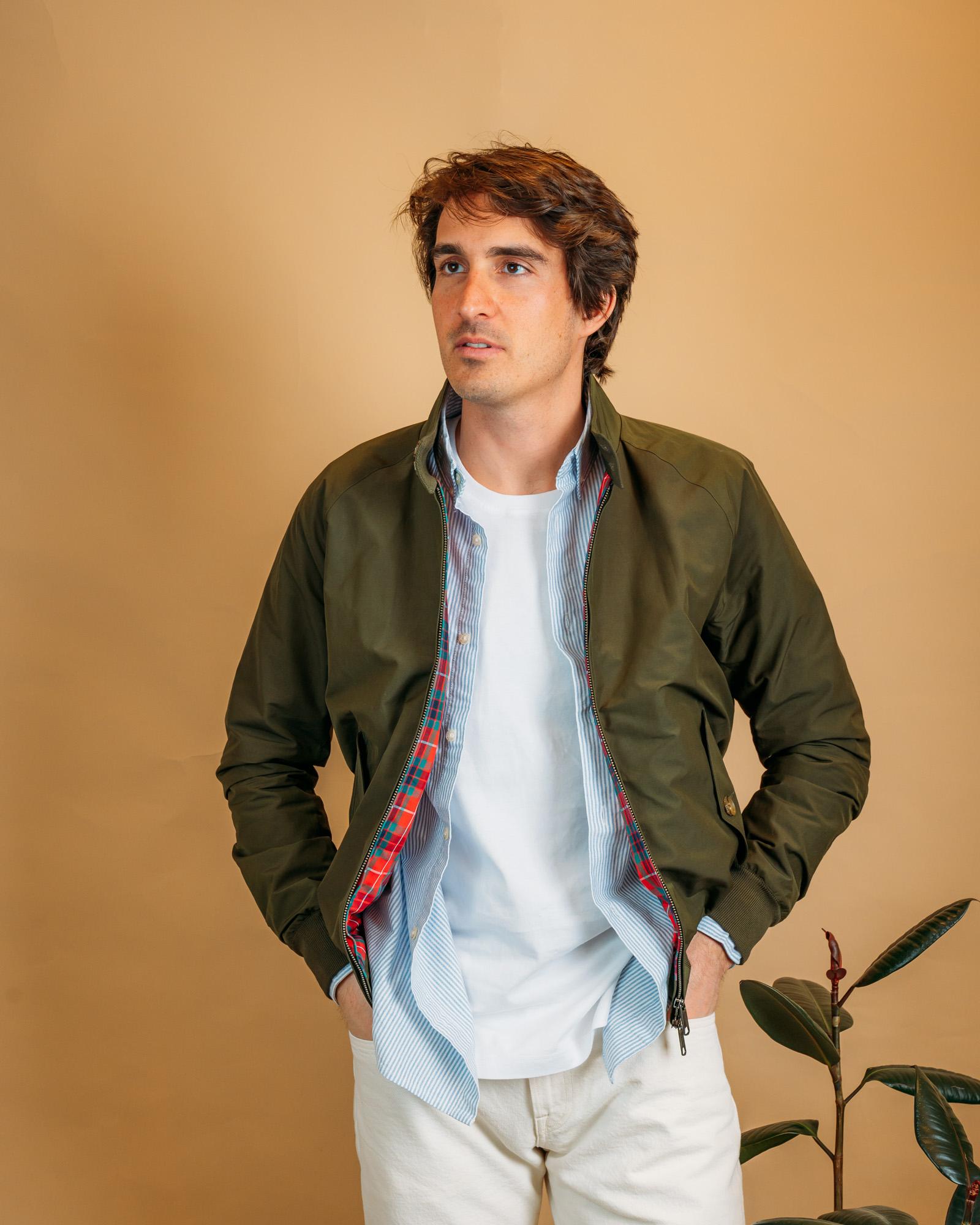 Texture del tessuto Baracuta Cloth in colorazione verde Beech.
