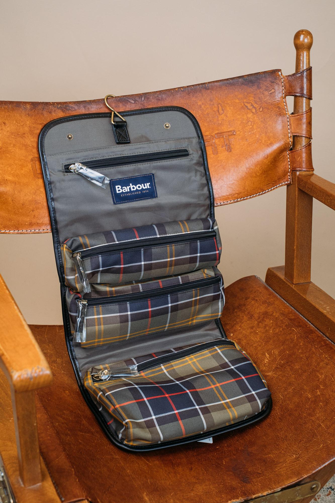 Tartan Hanging Washbag MAC0425 OL91 Barbour 