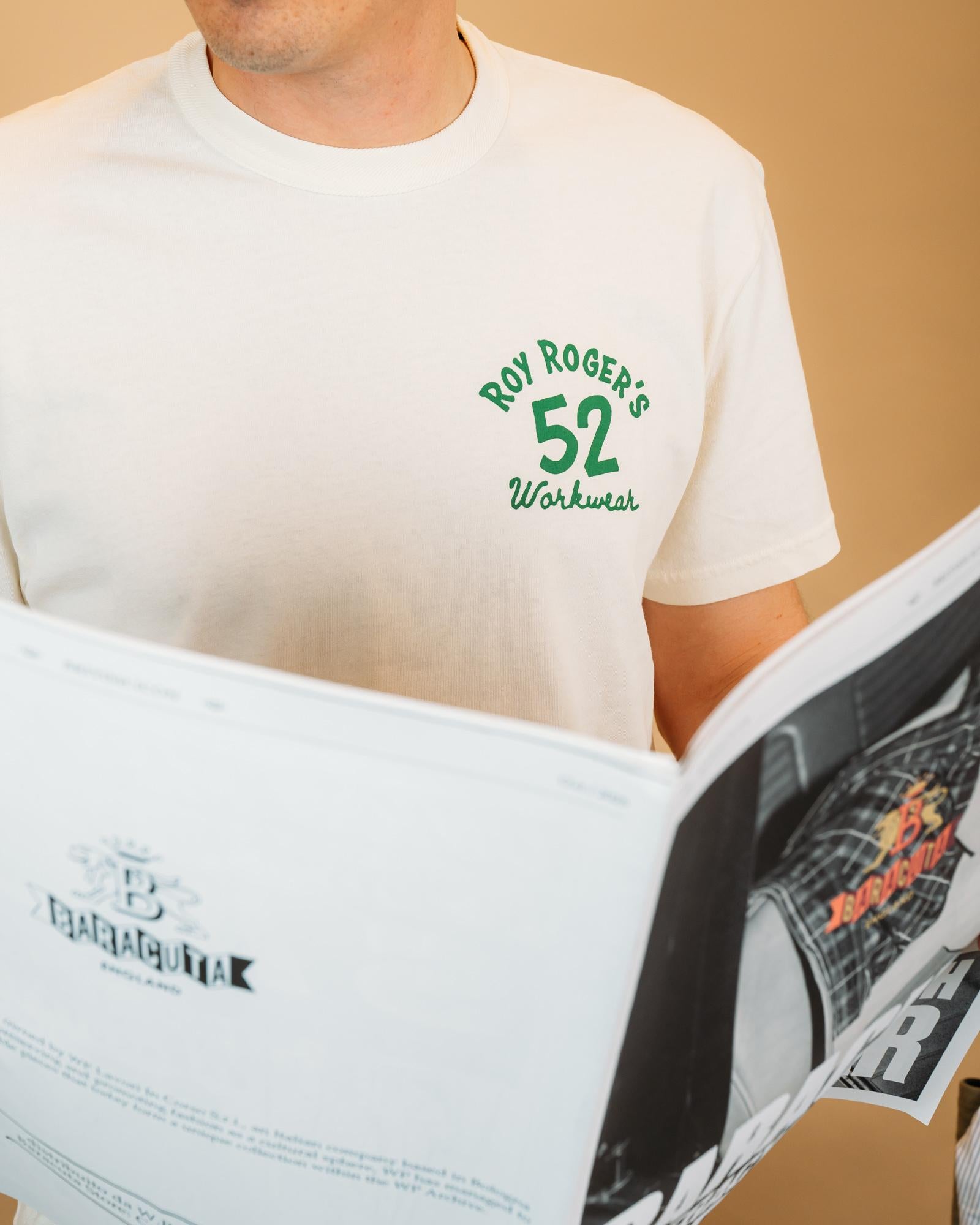 Dettaglio della stampa artistica "Botanics" sulla t-shirt Roy Roger's Workerwear color panna, jersey di alta qualità.