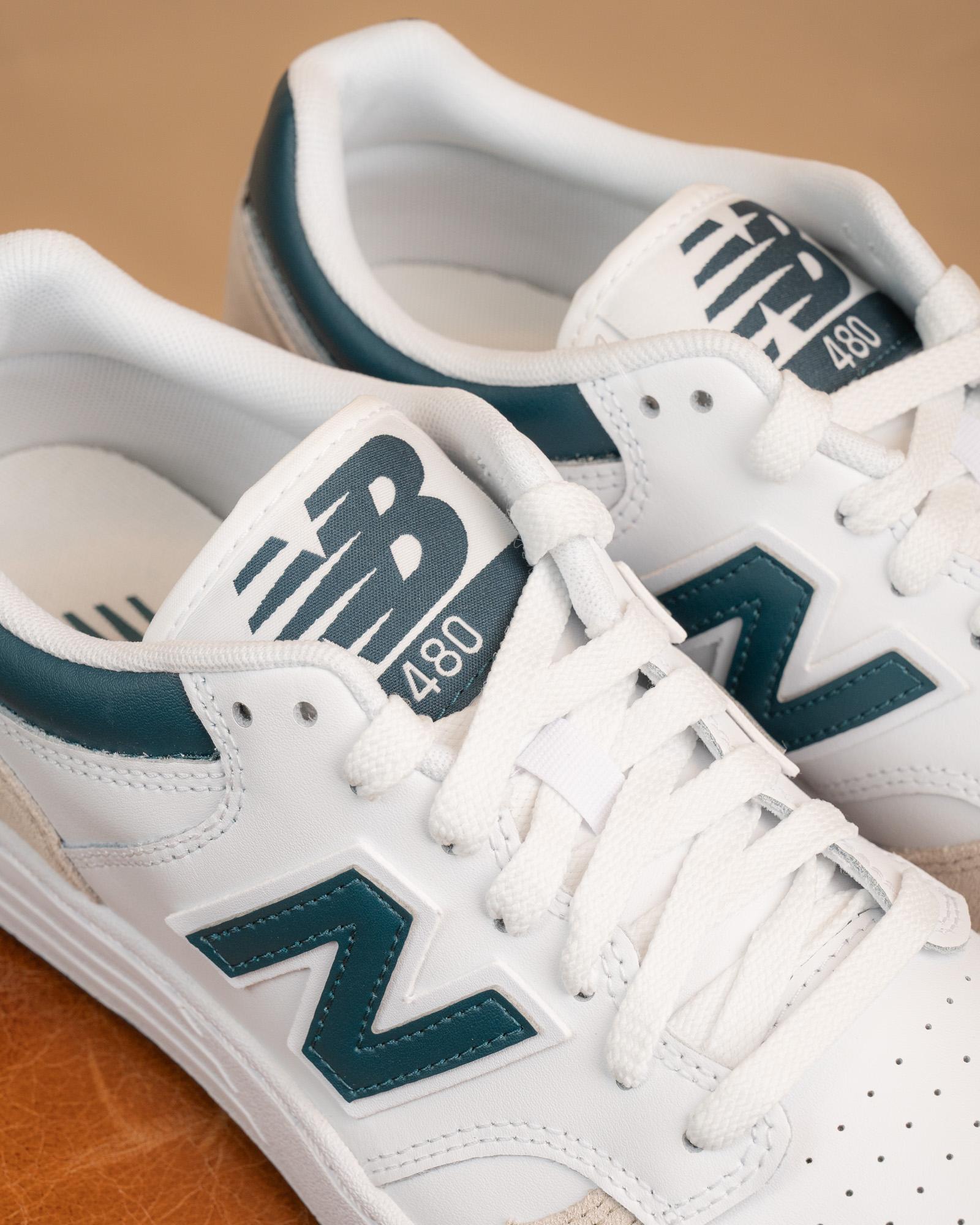 New Balance verde scuro e della tomaia in pelle pieno fiore delle NB 480 White Medusa Green.