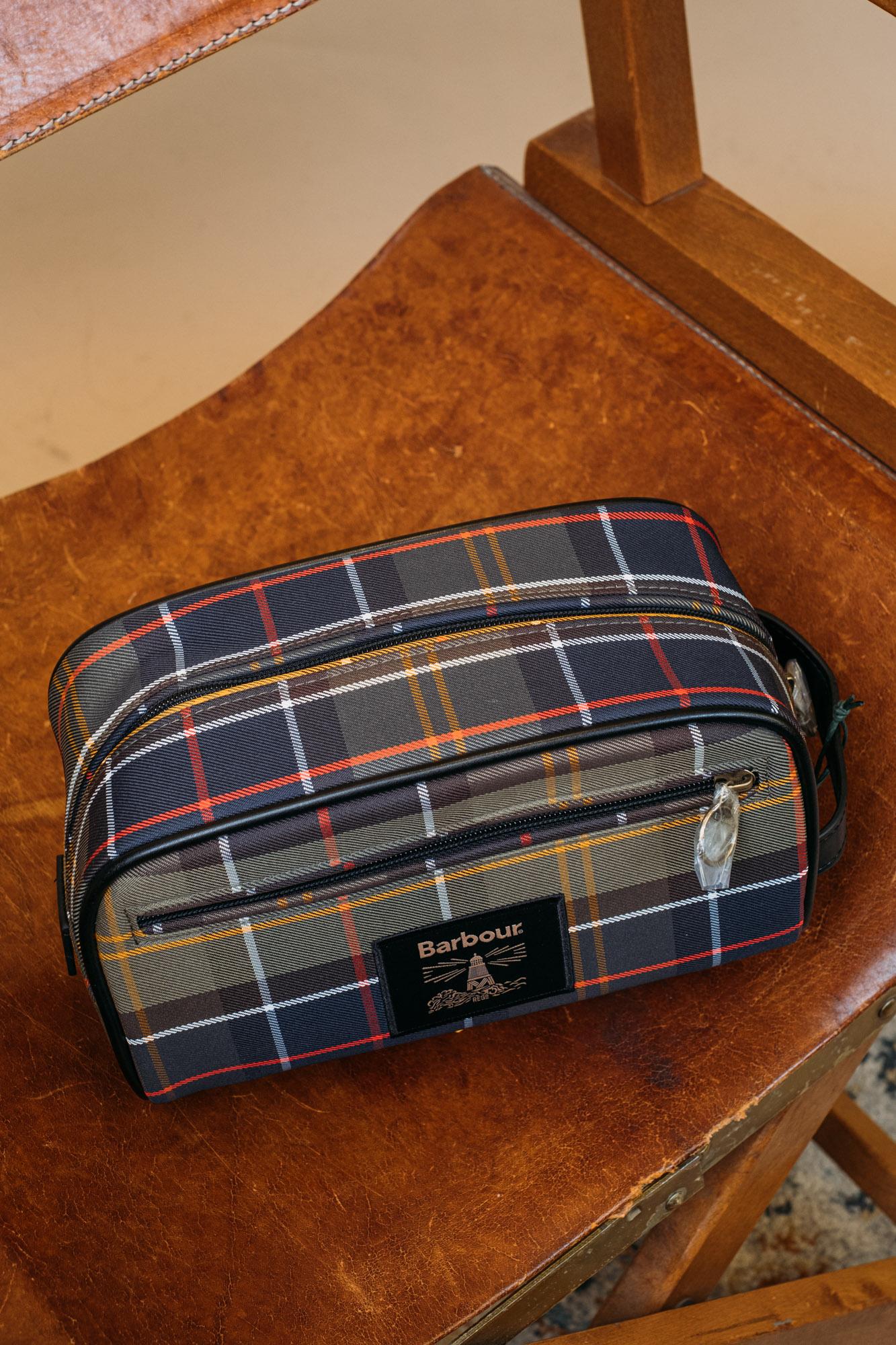 Tartan Washbag MAC0396 OL91 Barbour 