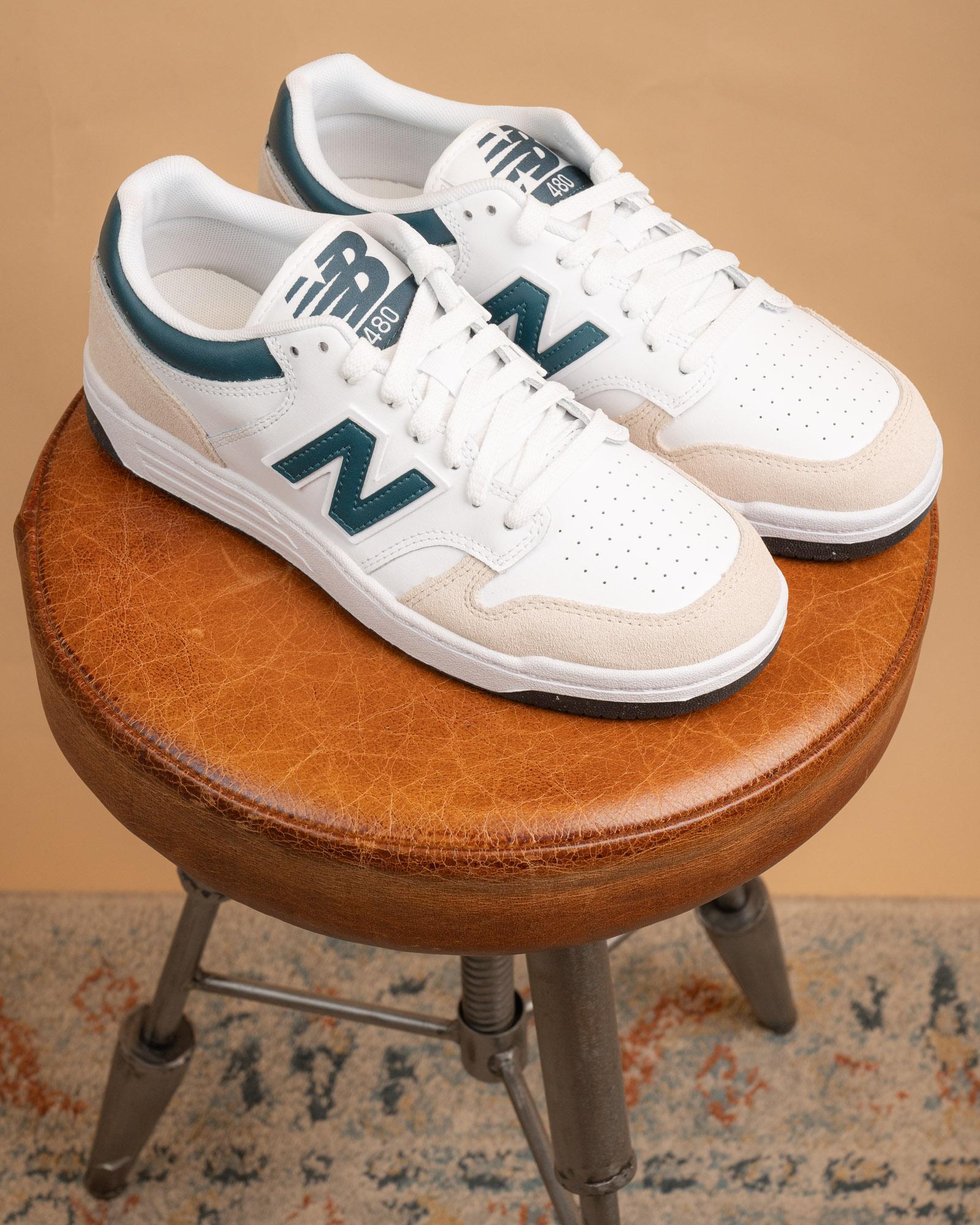 Sneakers New Balance 480 bianche in pelle con logo N e dettagli color verde Medusa