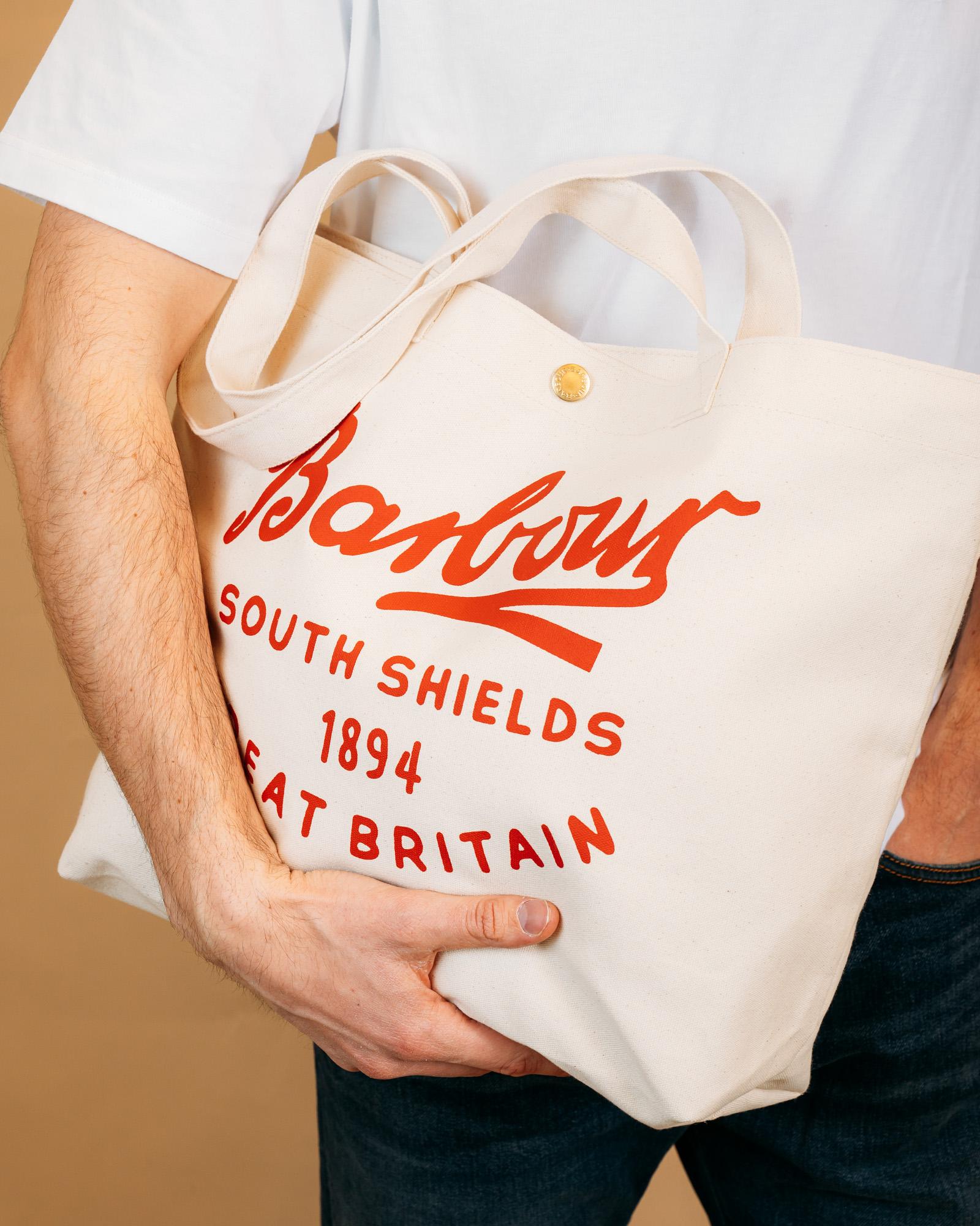 Tote Bag Script Red UBA0752 RE11 Barbour 