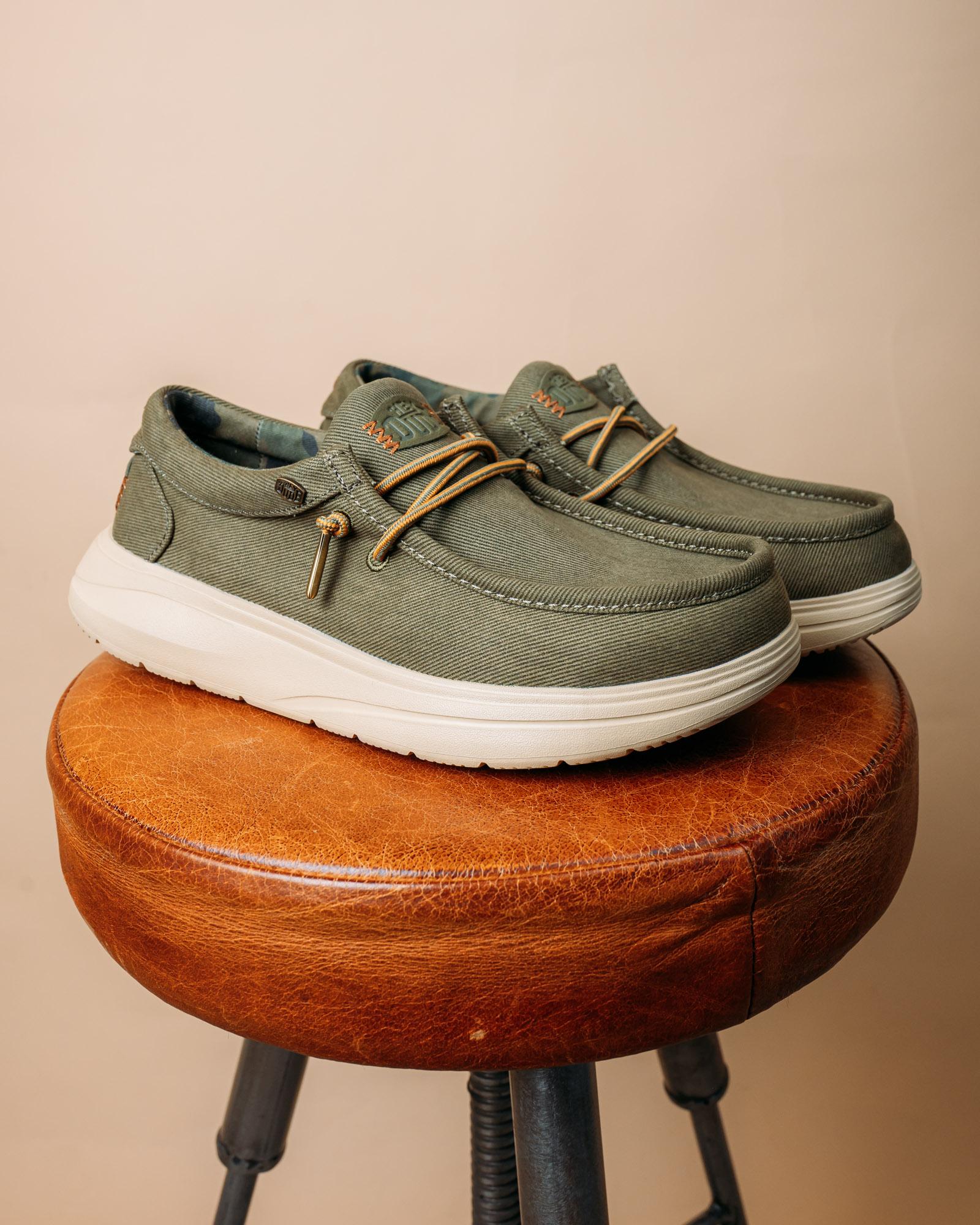 Scarpe Wally Comf Worn Twill Burnt Olive-Boulder Tan 45113 3BN Hey Dude 
