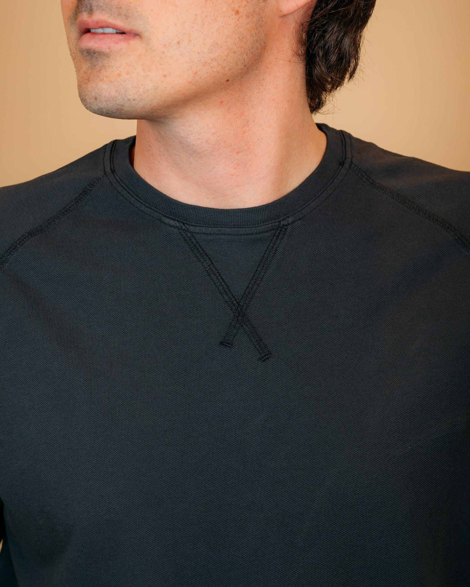 T-shirt a girocollo Seadog Piquet Faded Black con vestibilità regolare.