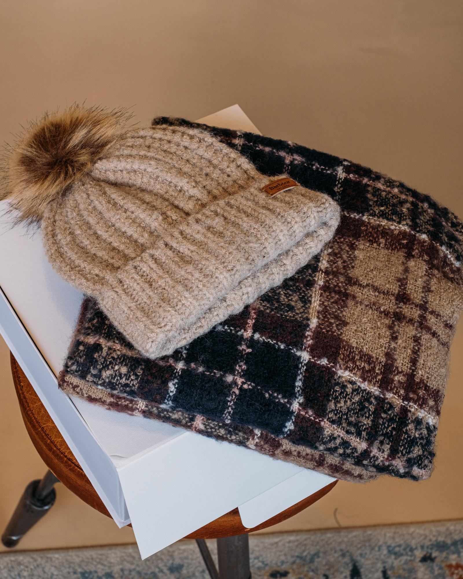 Saltburn Beanie e Tartan Scarf Set LGS0077 PI12 Barbour 