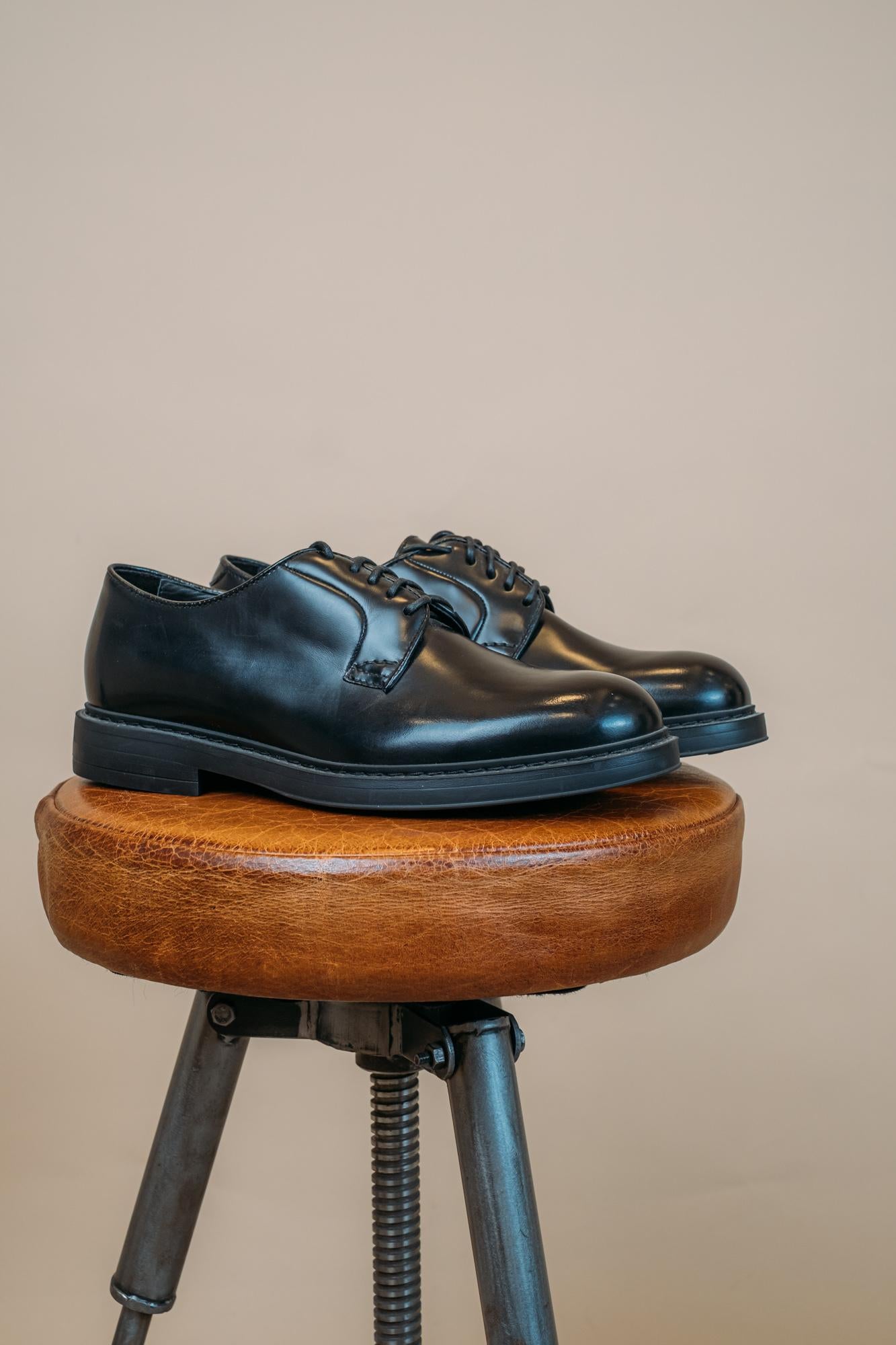 Derby DU1385BRUXUF007NN00 NERO Doucal's 