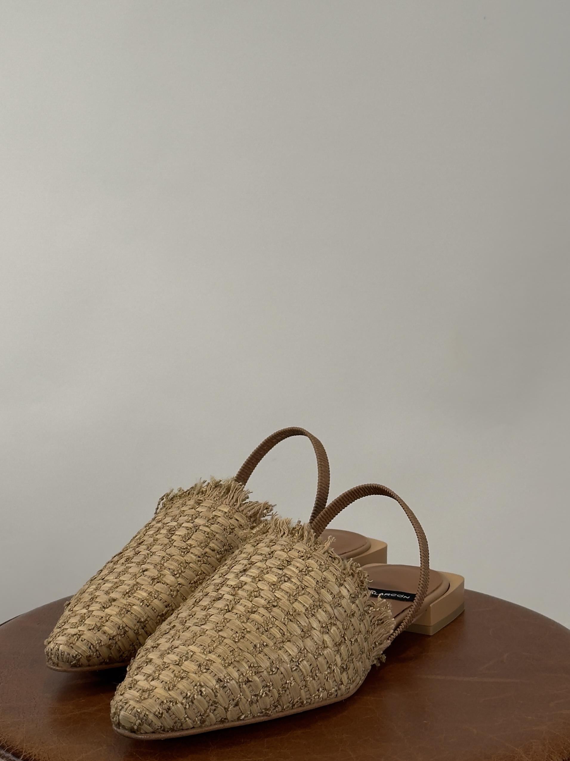 Scarpa con Cinturino 25009-530B CAMELLO Angel Alarcon