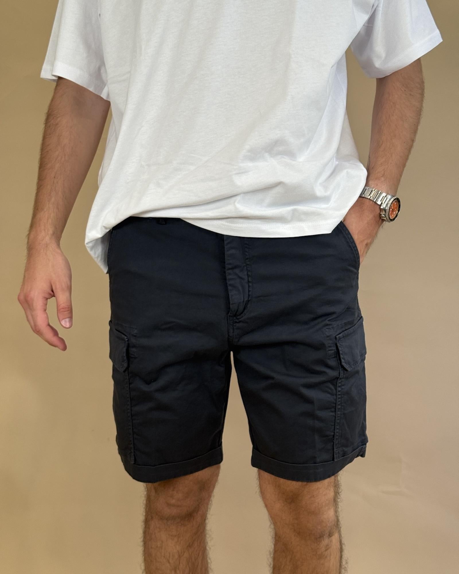 Bermuda Cargo Over RYAN_T095 003 Clark