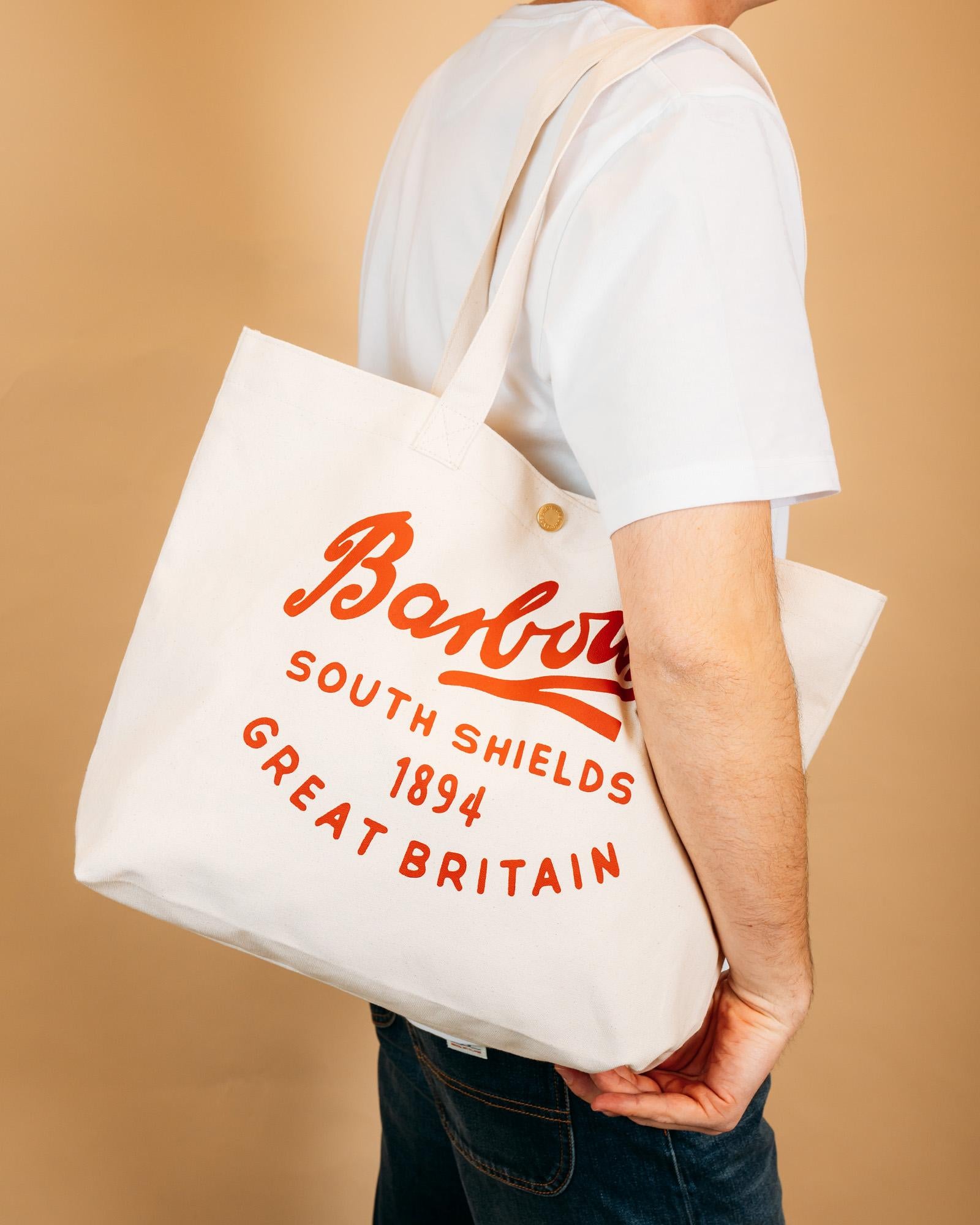 Tote Bag Script Red UBA0752 RE11 Barbour 