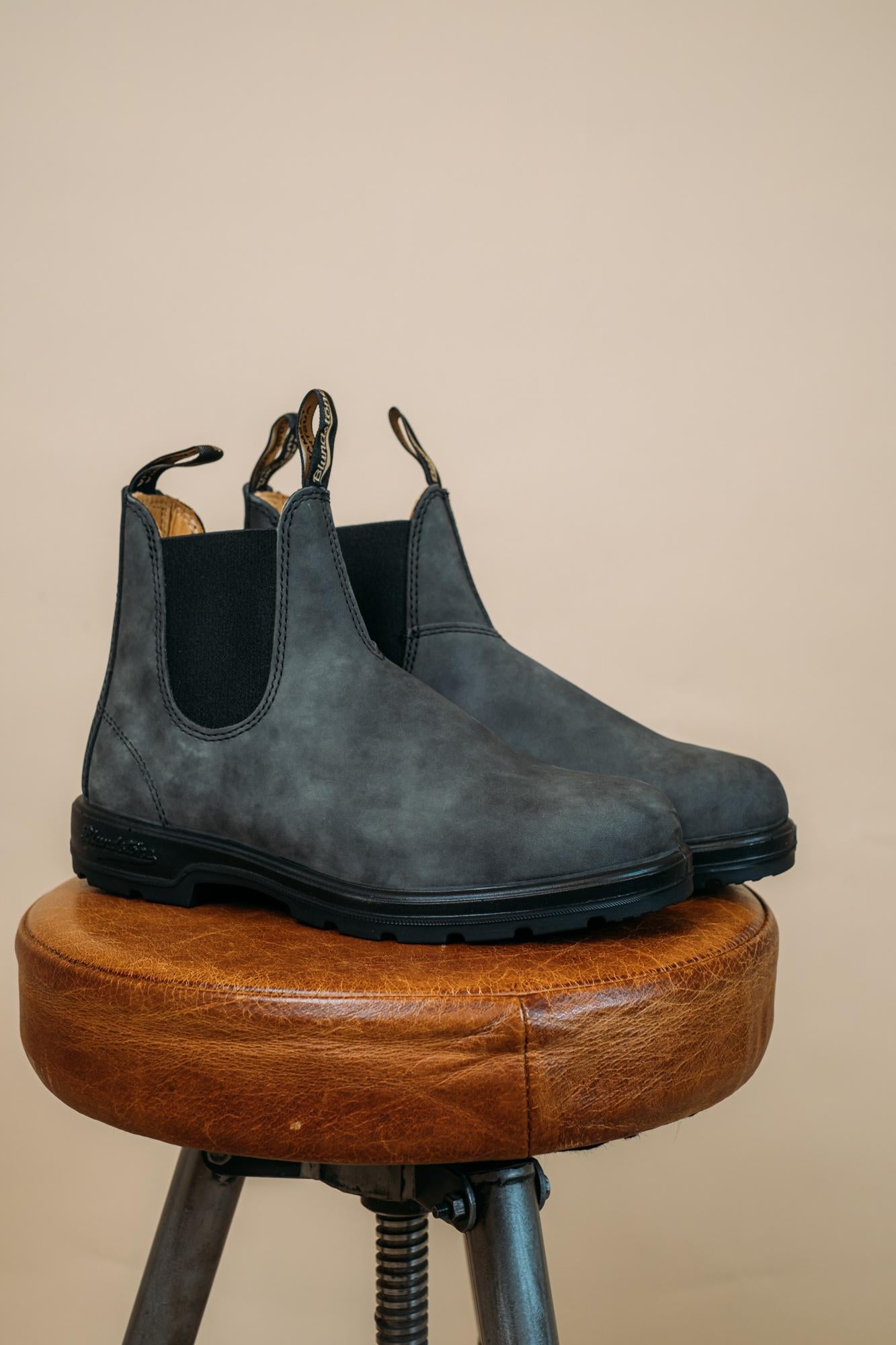 #587 587 587 Blundstone