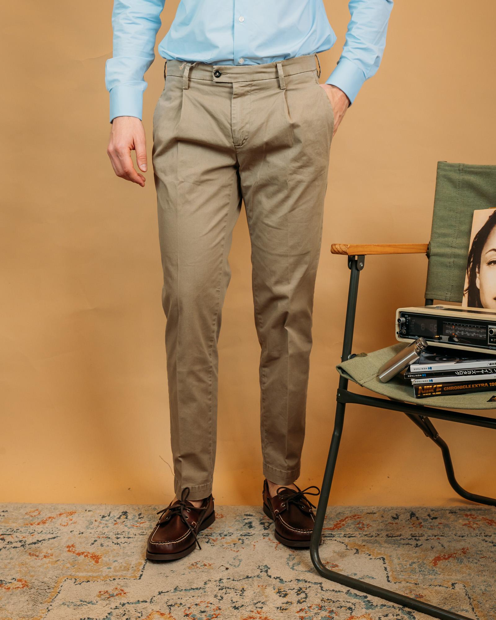 Gaffi pantaloni chicago uomo color fango in cotone elasticizzato con pinces frontali sartoriali