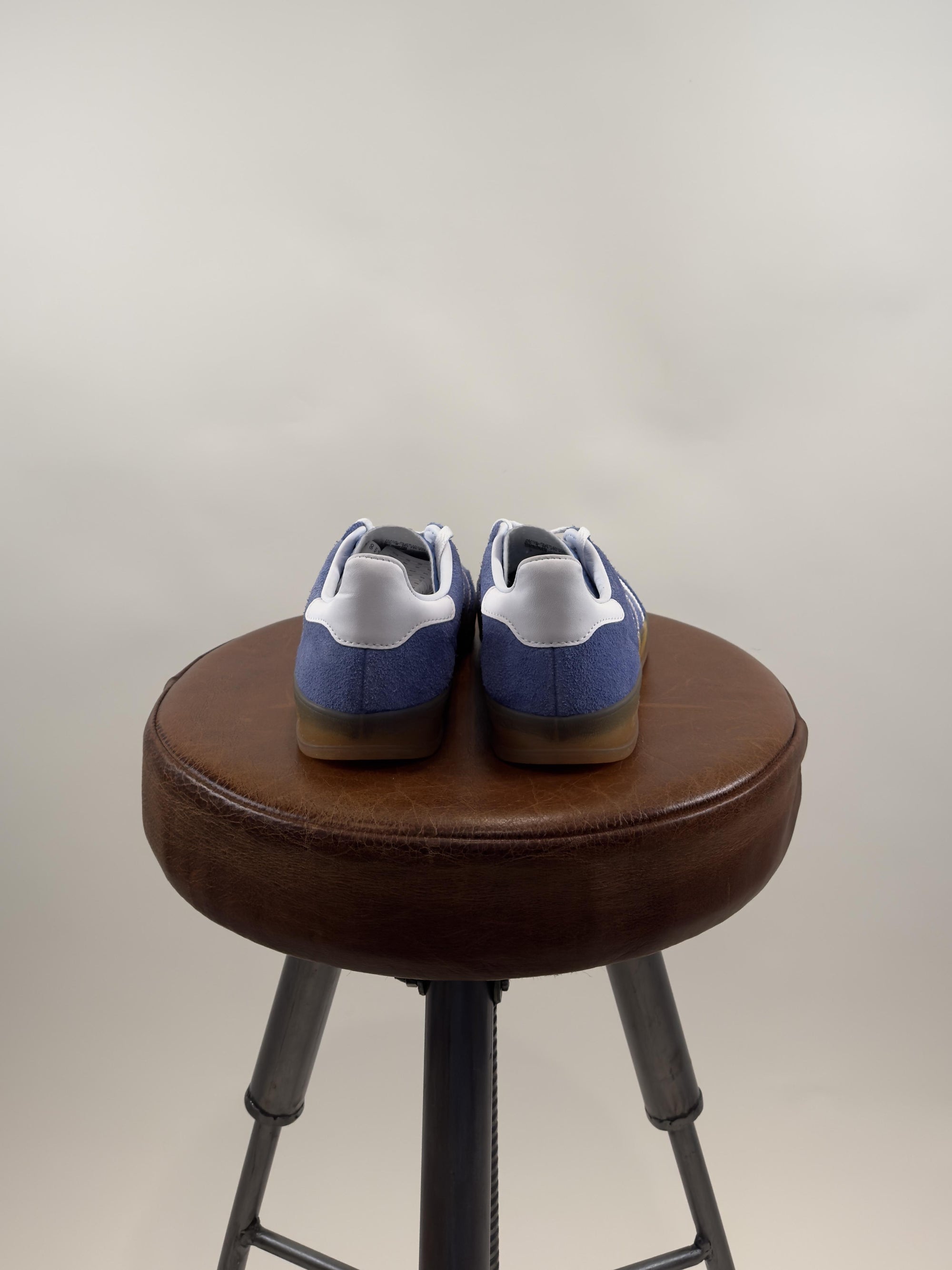 Gazelle Indoor HQ8717 BLUFUS-FTWWHT-GOLDMT Adidas