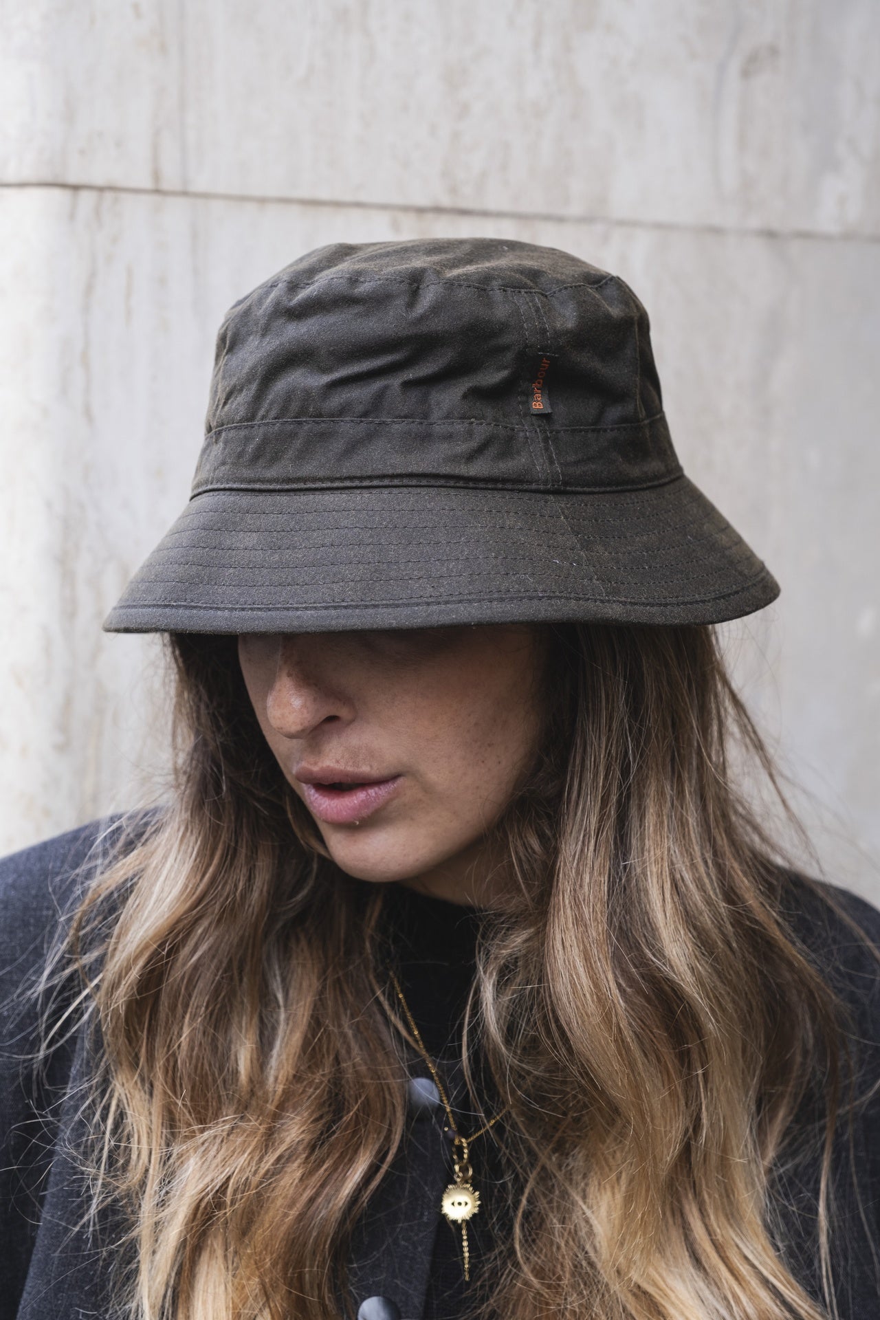 olive-barbour-ai23-wax-sports-hat