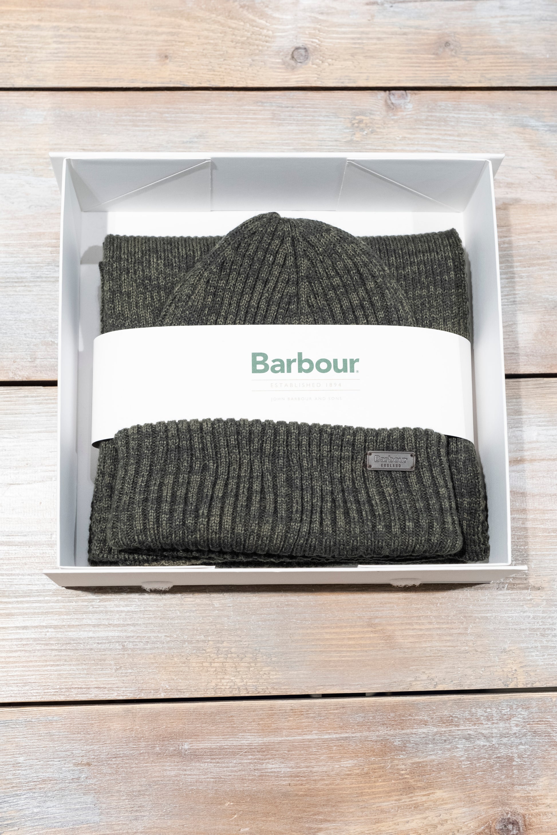 olive-twist-barbour-ai24-crimdon-beanie-scarf